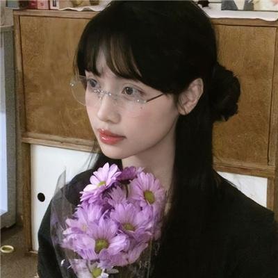 顶楼左边那栋房子
